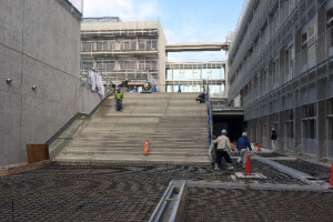 上の写真の階段部分が、コンクリート打設後にはこのようになります。